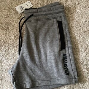 Men’s Hollister size small 5 inch jogger shorts